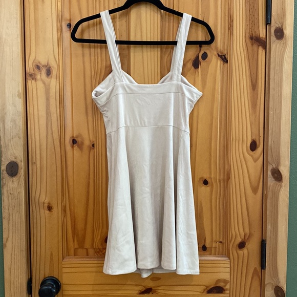 Forever 21 Small beige velvet dress - Picture 2 of 5